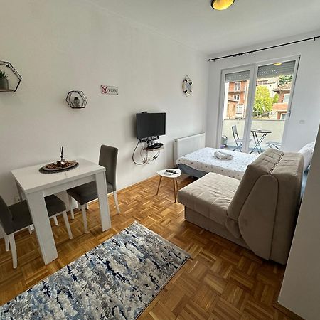 Apartment Guri Pristina Eksteriør bilde