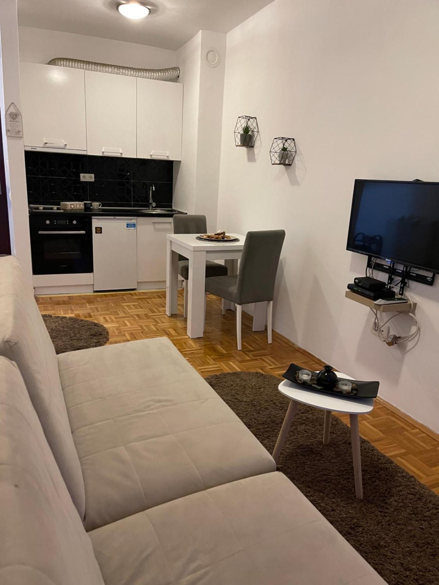 Apartment Guri Pristina Eksteriør bilde
