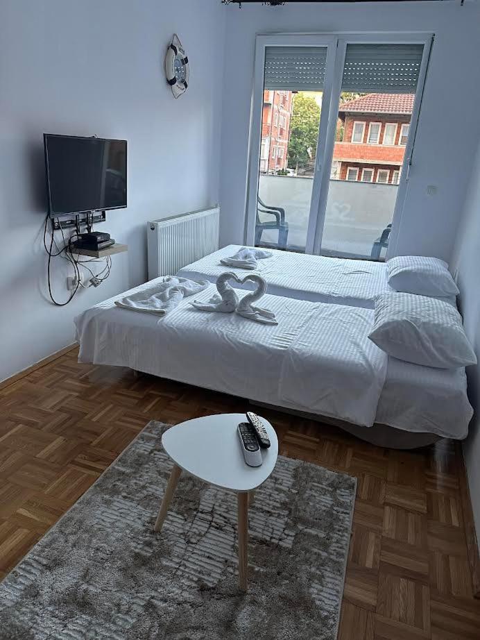 Apartment Guri Pristina Eksteriør bilde