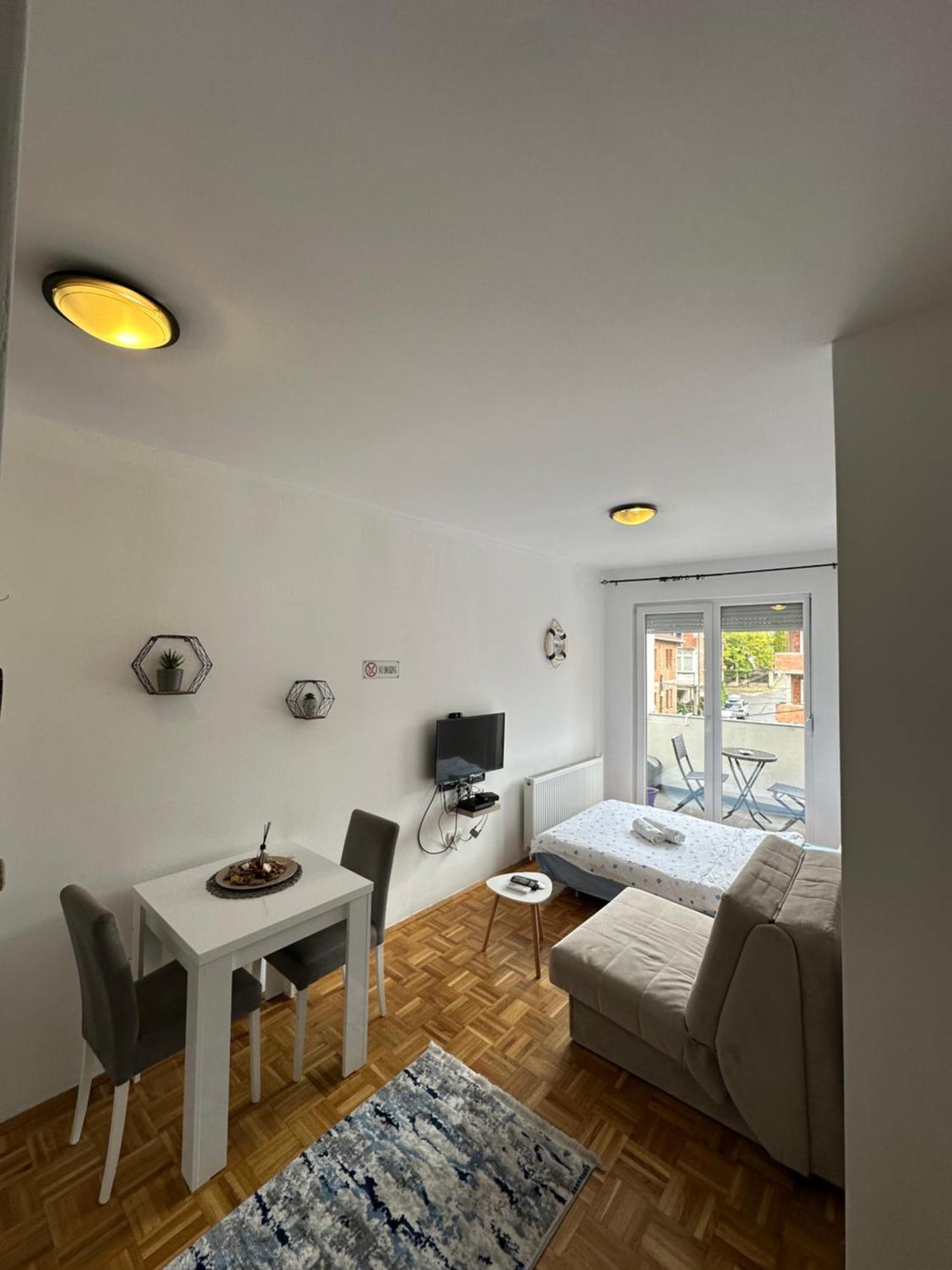 Apartment Guri Pristina Eksteriør bilde