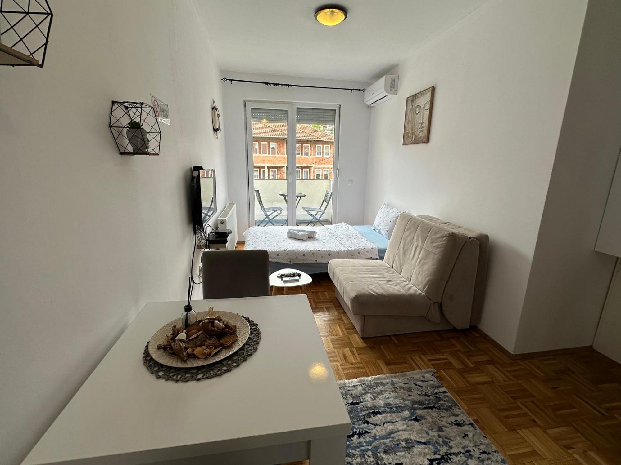 Apartment Guri Pristina Eksteriør bilde