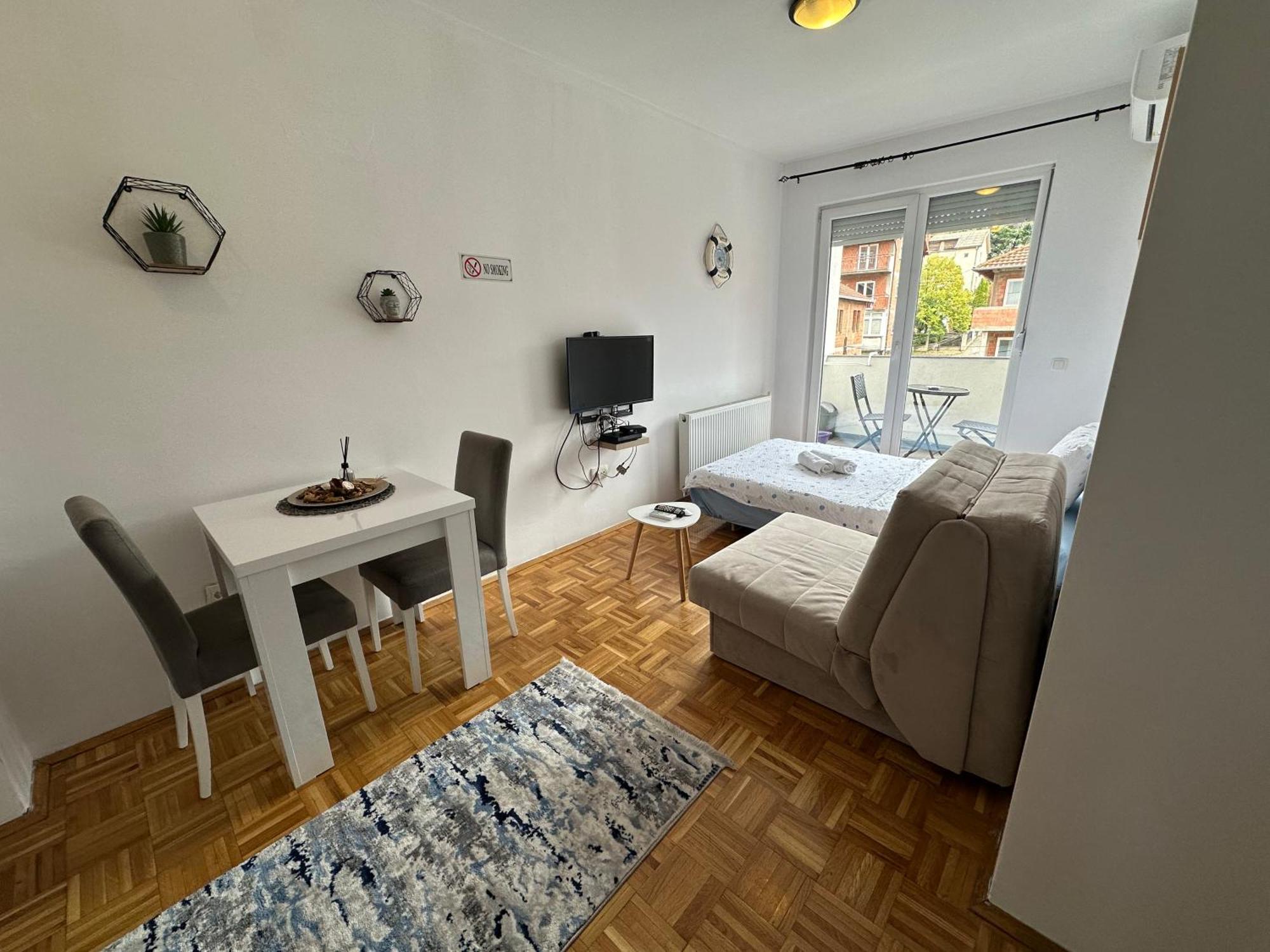 Apartment Guri Pristina Eksteriør bilde