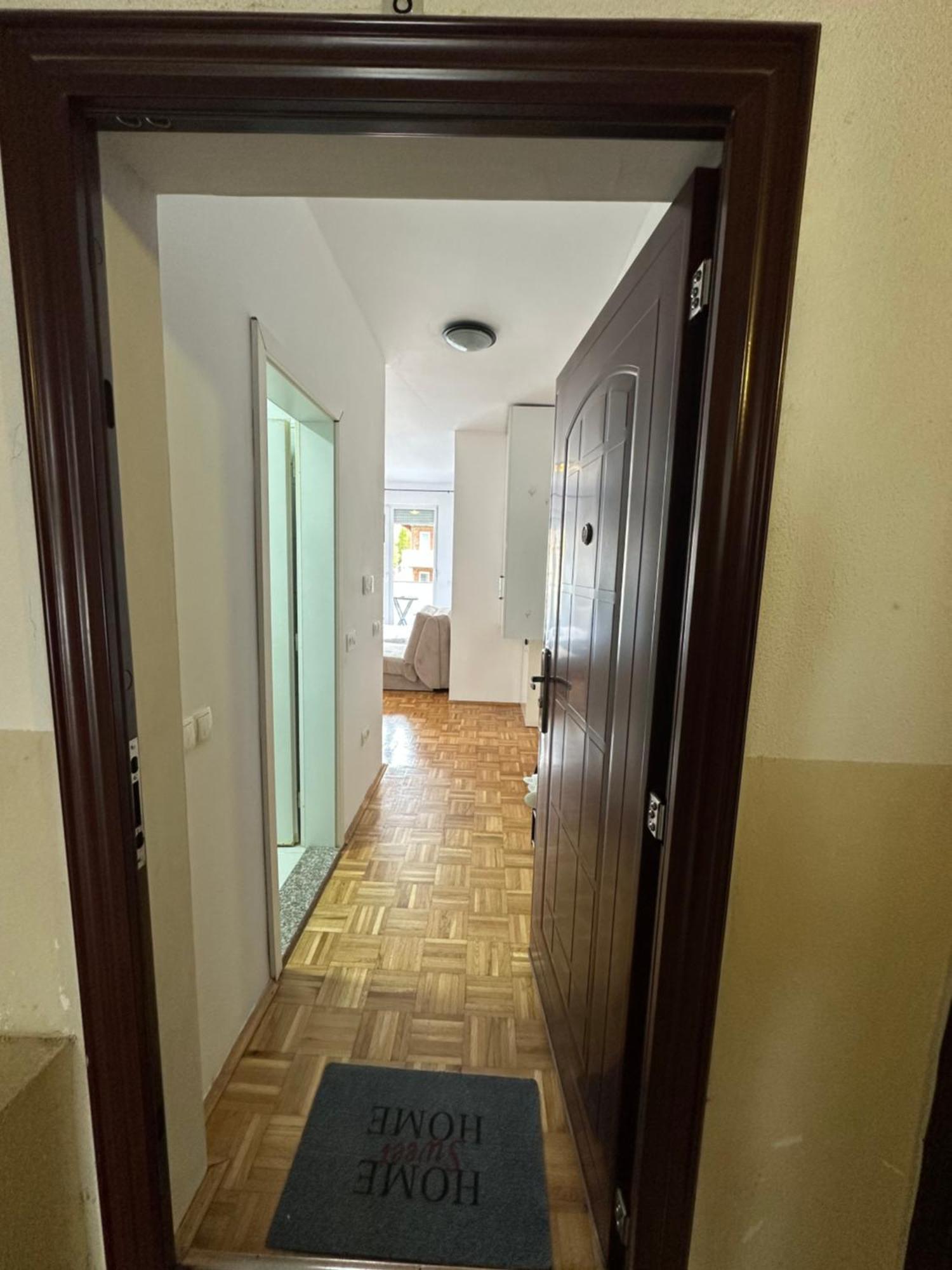 Apartment Guri Pristina Eksteriør bilde